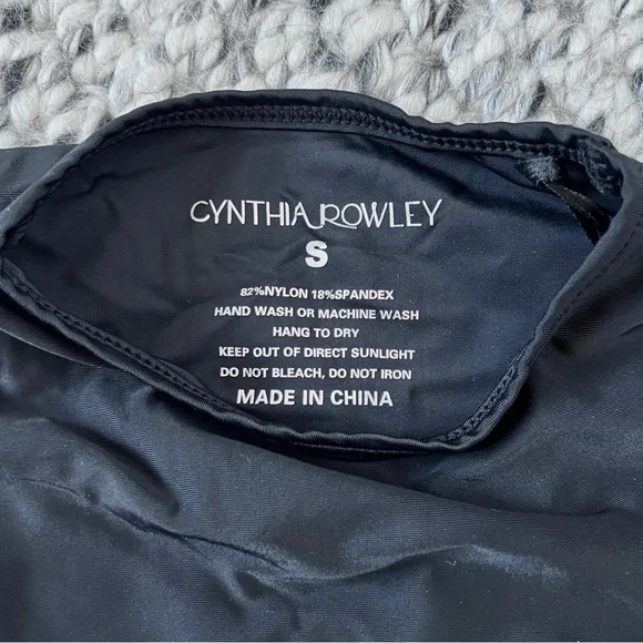 Cynthia Rowley black long sleeve rashguard top - Picture 4 of 6